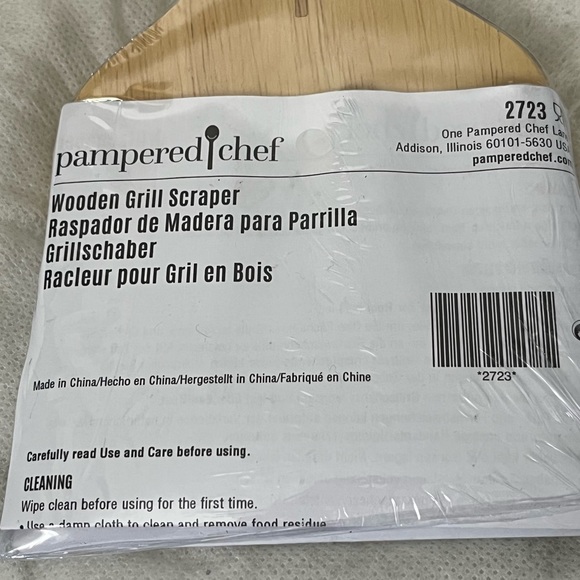 New Pampered Chef Wooden Grill Scraper - Picture 2 of 3